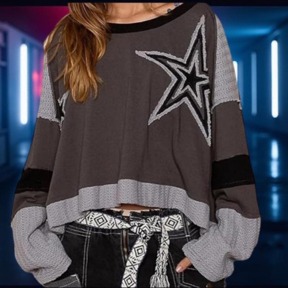 Pol Gray Star Patchwork Sweater / Sweatshirt / Pu… - image 5